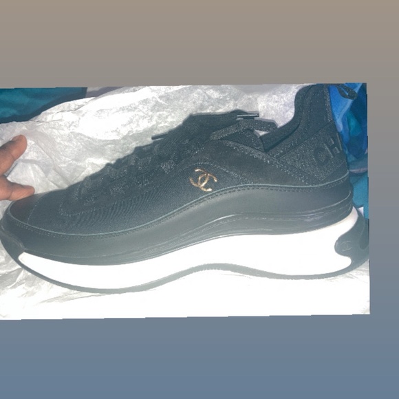 Sneakers - Picture 2 of 8